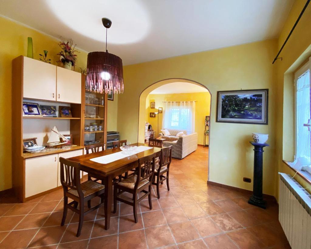 La Madonnina Bed & Breakfast Querceta Eksteriør bilde